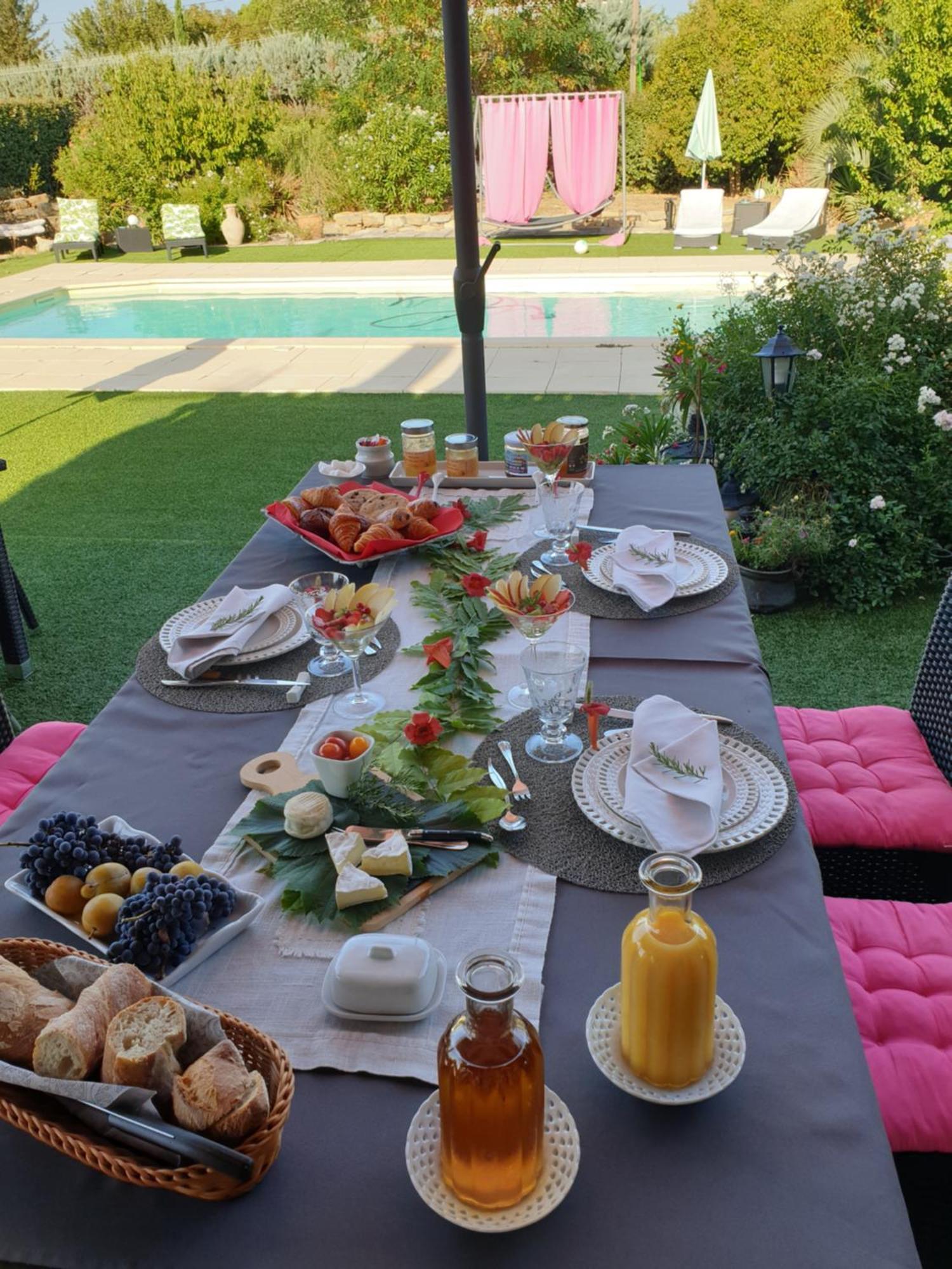 La Colombe Bed & Breakfast Tourrettes Dış mekan fotoğraf
